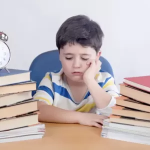 小学生の「勉強が楽しくない」にはどう対応する？塾講師が教える対処法のサムネイル