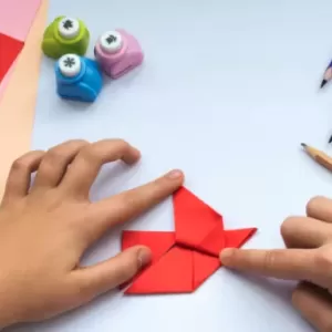 図形がニガテな子がハマる！折り紙で身につく空間認識力とは？のサムネイル